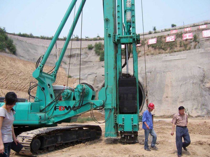 YD6 multifunctional full hydraulic pile driver