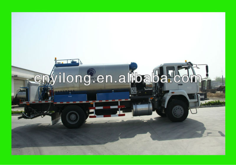 Yilong Bitumen transportation truck