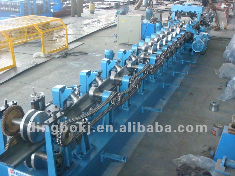 Z purlin roll forming machine