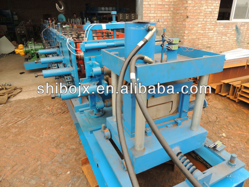 Z shape purlin rolling machine