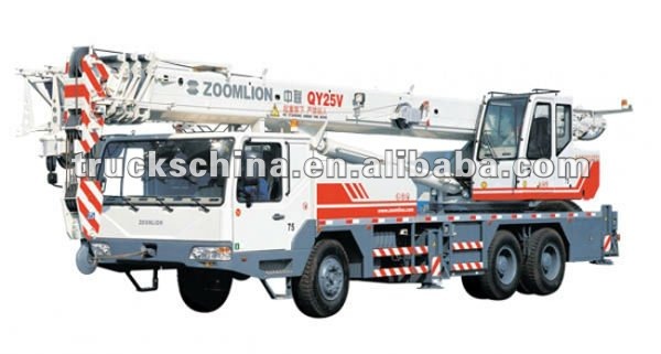 Zoomlion 4-section telescopic boom truck crane 25 ton