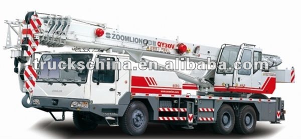 Zoomlion 5-section telescopic boom 30 ton truck crane