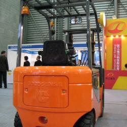 2.0T Four Wheel Electric Forklift with ZAPI Controller