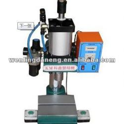 2012 hot sale DN automatic button making machine