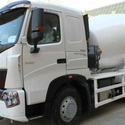 9m3 Sinotruk concrete mixer truck good mixing -- Good after-sales services