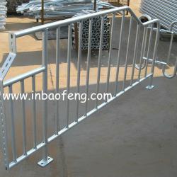 American Style galvanized pipe single pig crate E-001