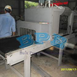 Automatic bag unloader