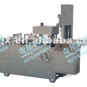 Automatic nonwoven wet wipes folding processing machine