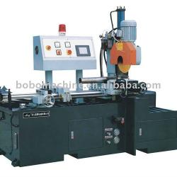 Automatic pipe cutting machine