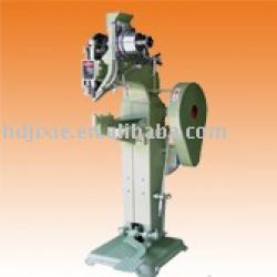 Automatic rivet machine