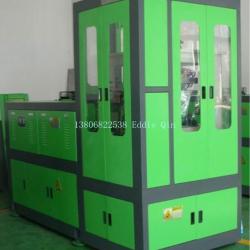 Cap compression molding machinewith hydraulic