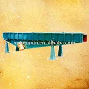 Carbon steel vibrating conveyor for handing chemical powder