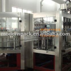 Carbonated beverage filling machine