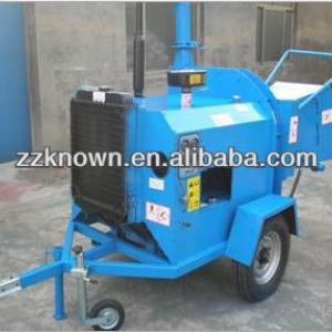 Chip size adjustable wood chipper machine with towable