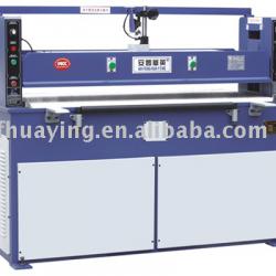 Cloth hydraulic pressure die cutting machine