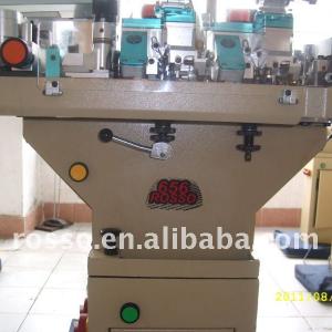 Collar knitting machine