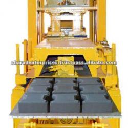 Concrete pavers making machine