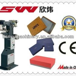 Corner pasting machine