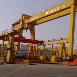 Double and single-girder gantry crane for glass ifting equipment