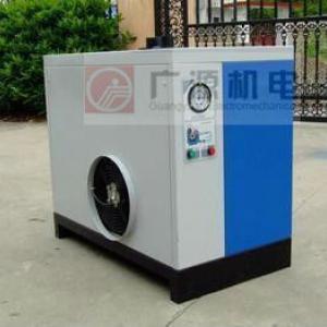 Electrical compressing type air dryer