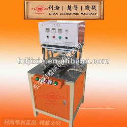 Grooming flower forming machine