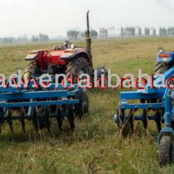 Heavy-duty semi-mounted disc harrow