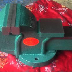 high quality best price anvil fixed base painted media duty bench vice