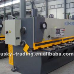 Hydraulic guillotine shearing machine