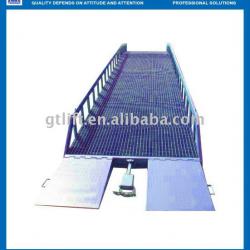 Hydraulic mobile dock leveler (yard ramp)