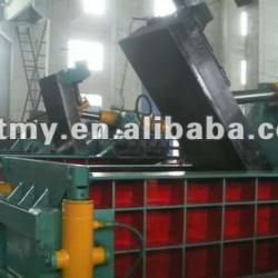 hydraulic scrap metal baler