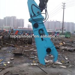 Hydraulic shear for excavator to cut steel