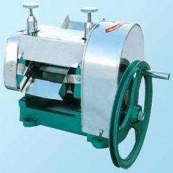 Manual sugar cane juicer machine