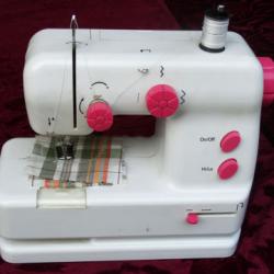 Mini sewing machine / Household sewing machine