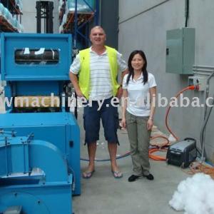 Polyester fiber pillow filling machine