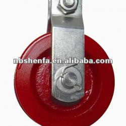 Poultry Pulley-Cast iron 3-1/2" red