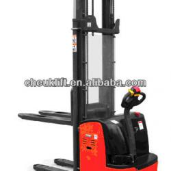 Power stacker with straddle legs--CLR15 series