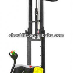 Power stacker with straddle legs--CLRZ15 series(Free lift)