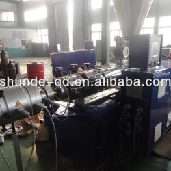 PVC pipe extruding machine