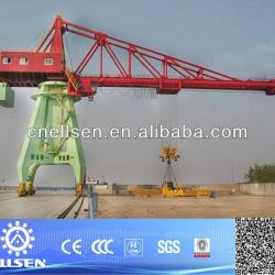 Railway moveable cantilever crane