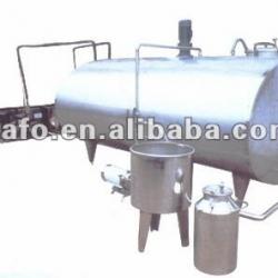 Refrigerated bulk milk cooler