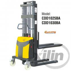 Semi-electric Stacker with Fixed Legs