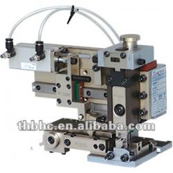 side feed crimping applicator for crimping machine