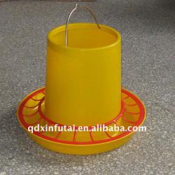 Simple hang style plastic bucket plate chicken feeder