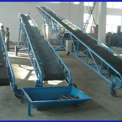 Small portable belt conveyor with wheel