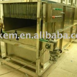 Spray sterilization cooling tunnel system