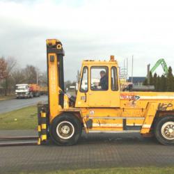 Svetruck 15120-35 - D3272 Big forklift