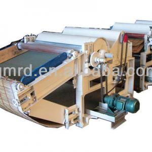 Two-roller textile waste tearing and recycling machine