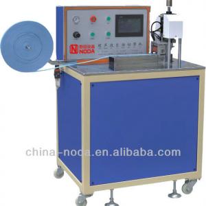 Ultrasonic cutting zipper machine