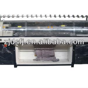 Universal flat knitting machine