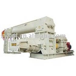 Vacuum extruder for brick making